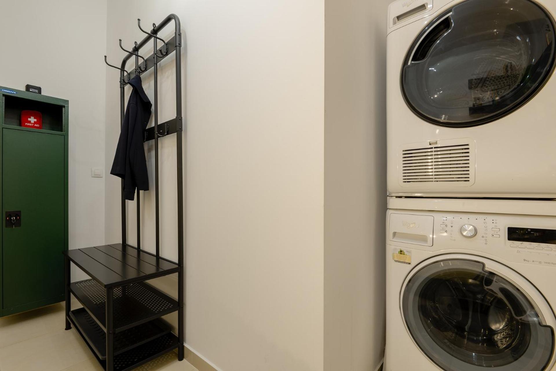 Airport Rin Nord Residence Apartment - Self Check-In オトペニ エクステリア 写真