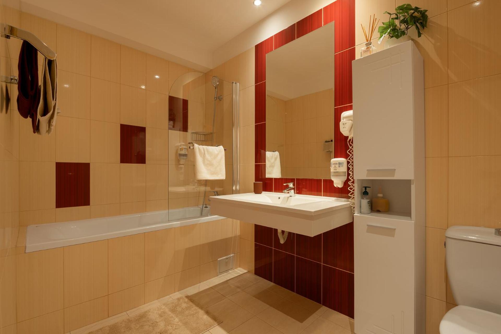 Airport Rin Nord Residence Apartment - Self Check-In オトペニ エクステリア 写真